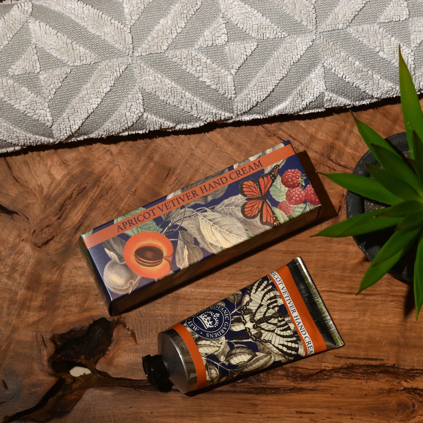 Kew Gardens Apricot Vetiver Hand Cream