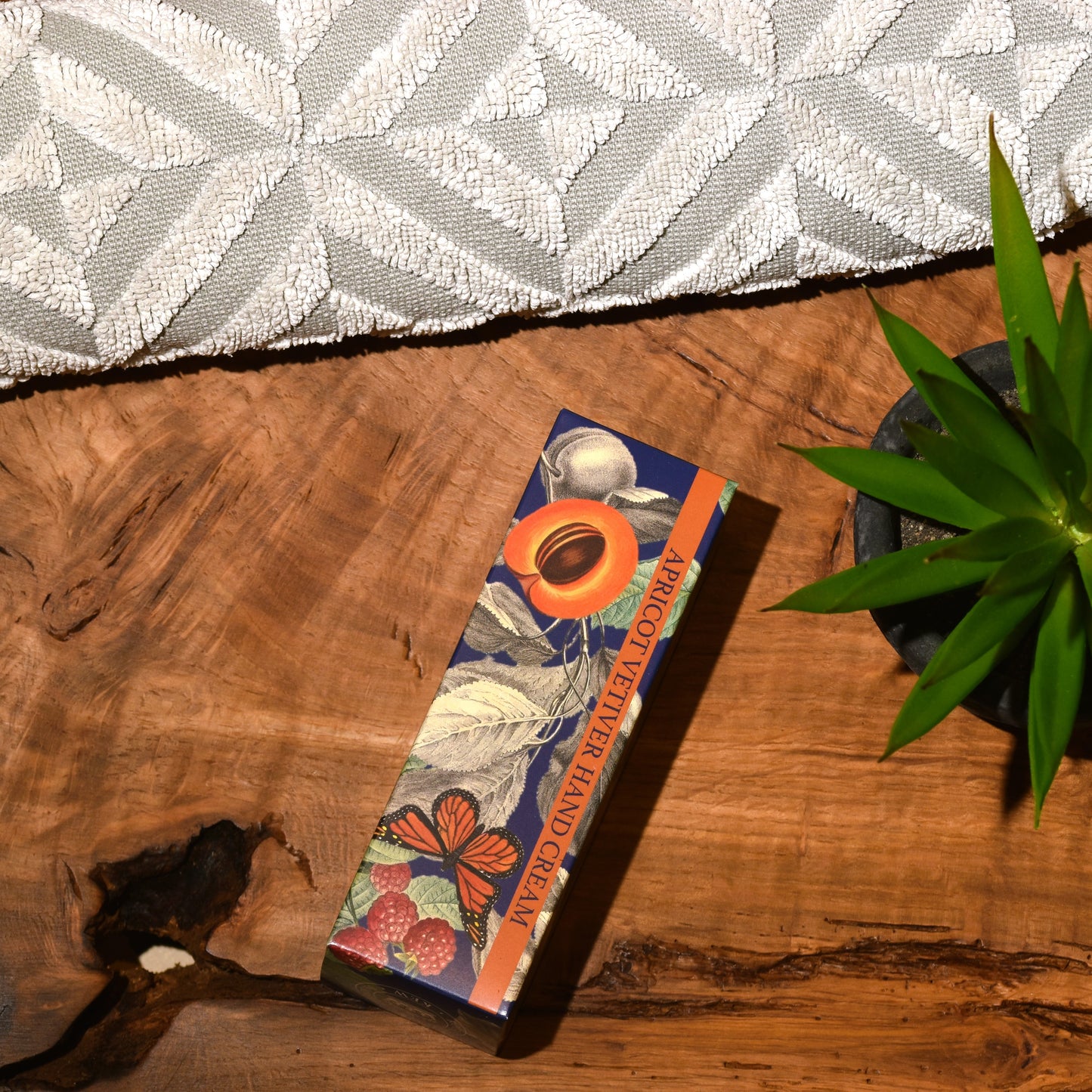 Kew Gardens Apricot Vetiver Hand Cream