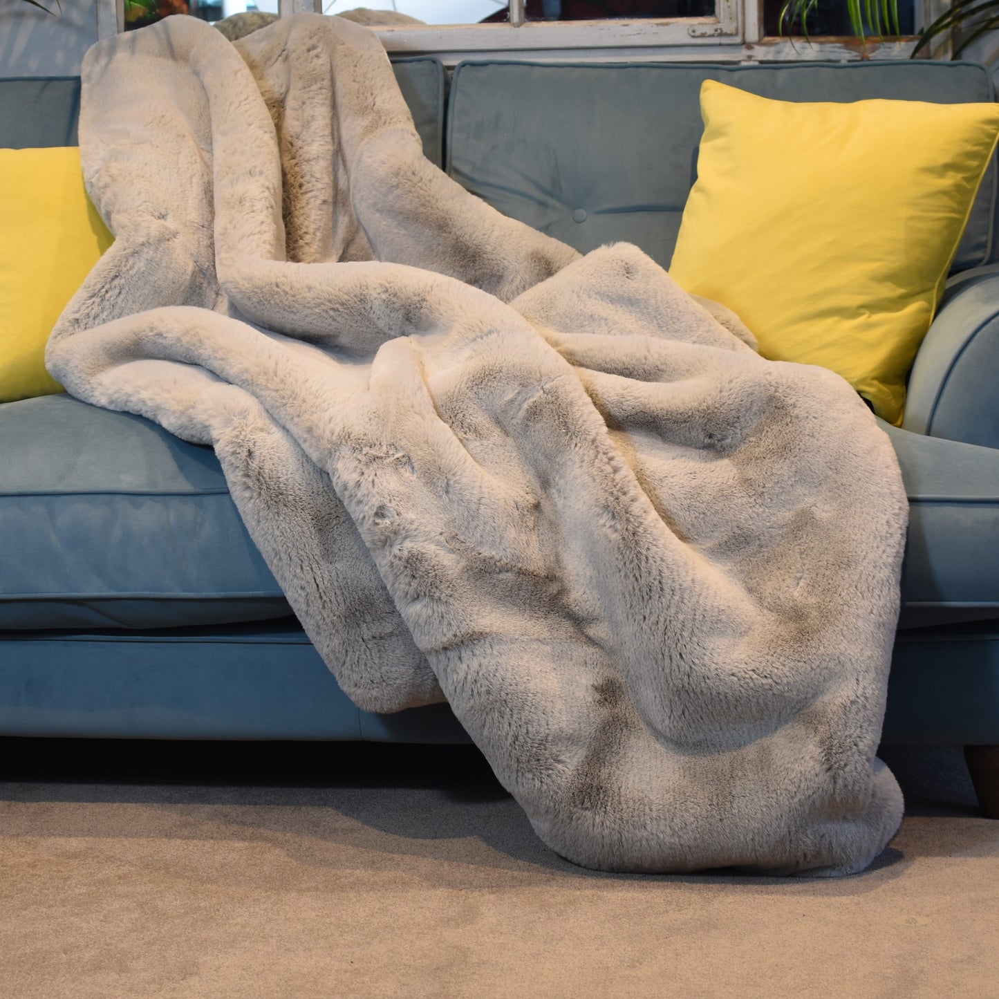 Luxury Fur Throw - Light Grey