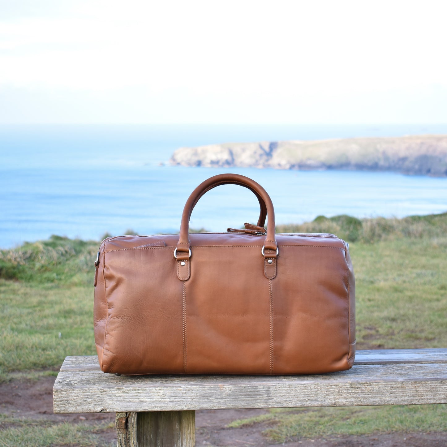 Light Tan Leather Weekend Holdall