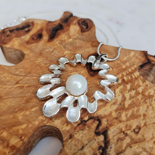 Splash Pendant Necklace