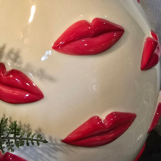 Kiss Me - Cream Ceramic Vase With Red Lips