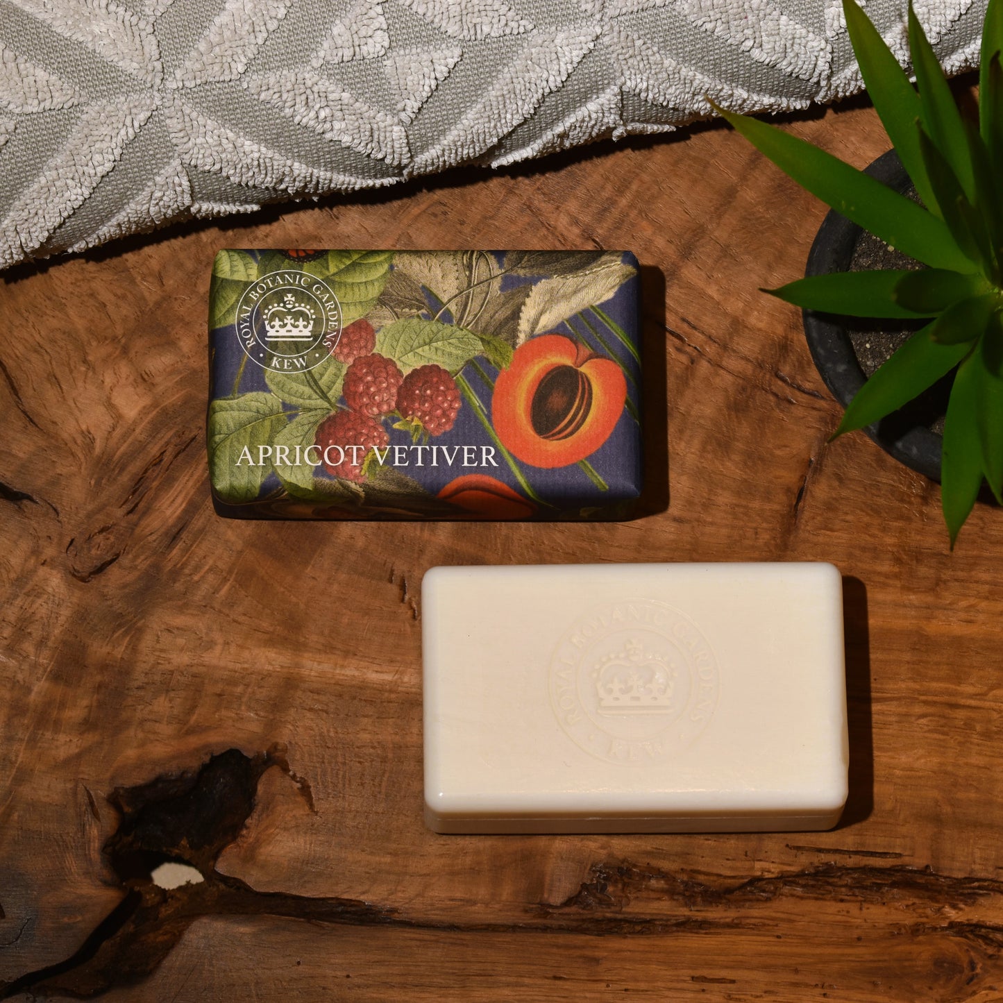Kew Gardens Apricot Vetiver Soap Bar