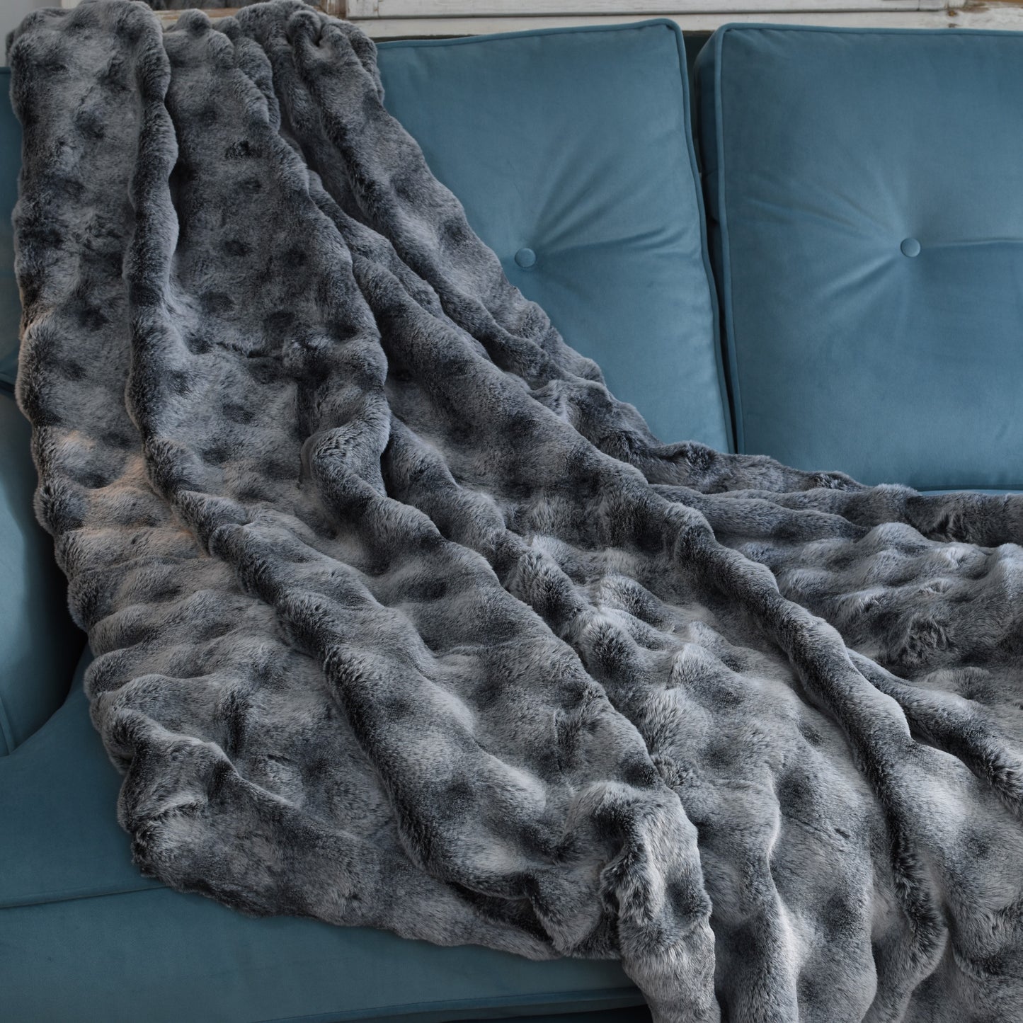 Ripple Cut Faux Fur Throw - Grey & Black
