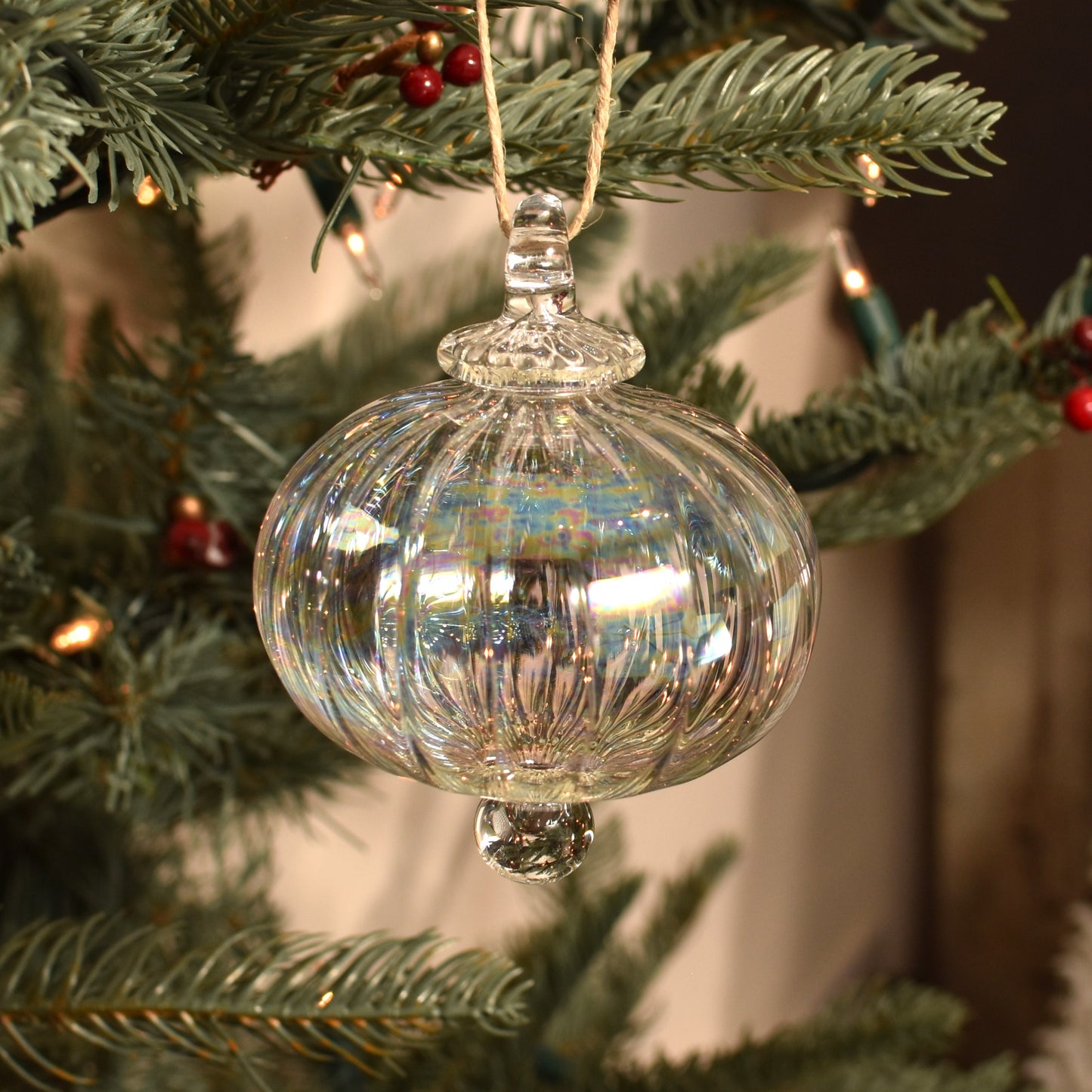 Victorian Coach - Egyptian Glass Bauble - Pearl - Large