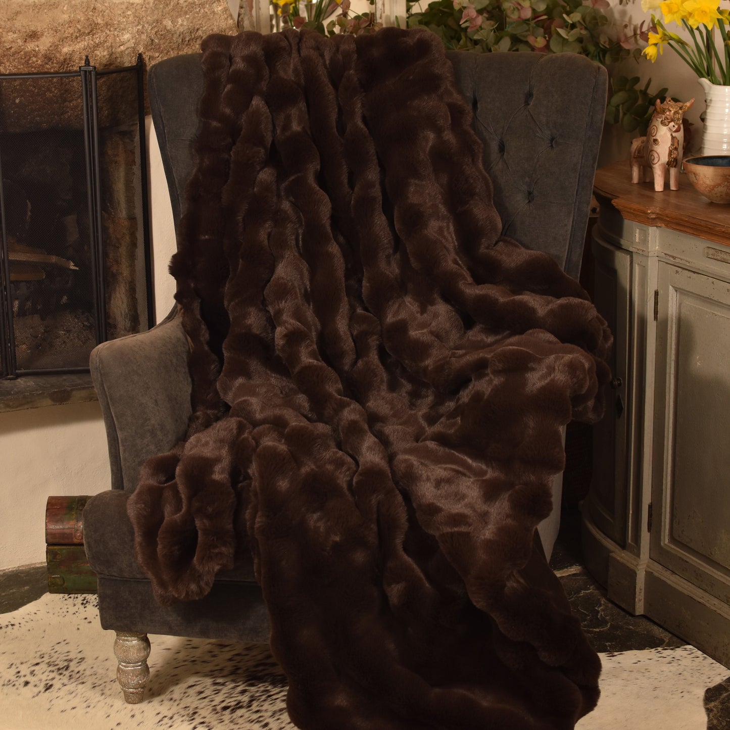 Faux Rabbit Fur Throw - Dark Chocolate