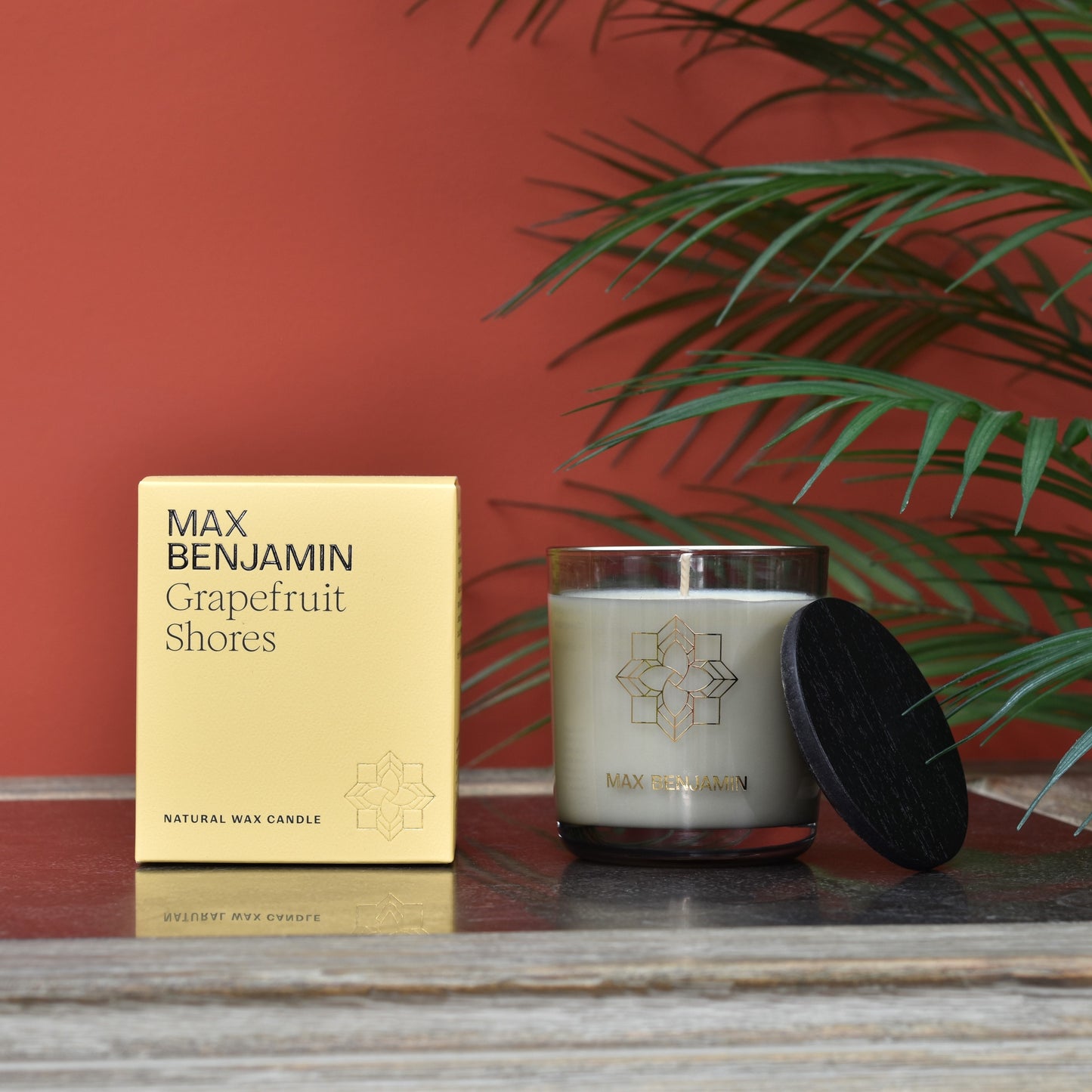 Grapefruit Shores Candle - Max Benjamin