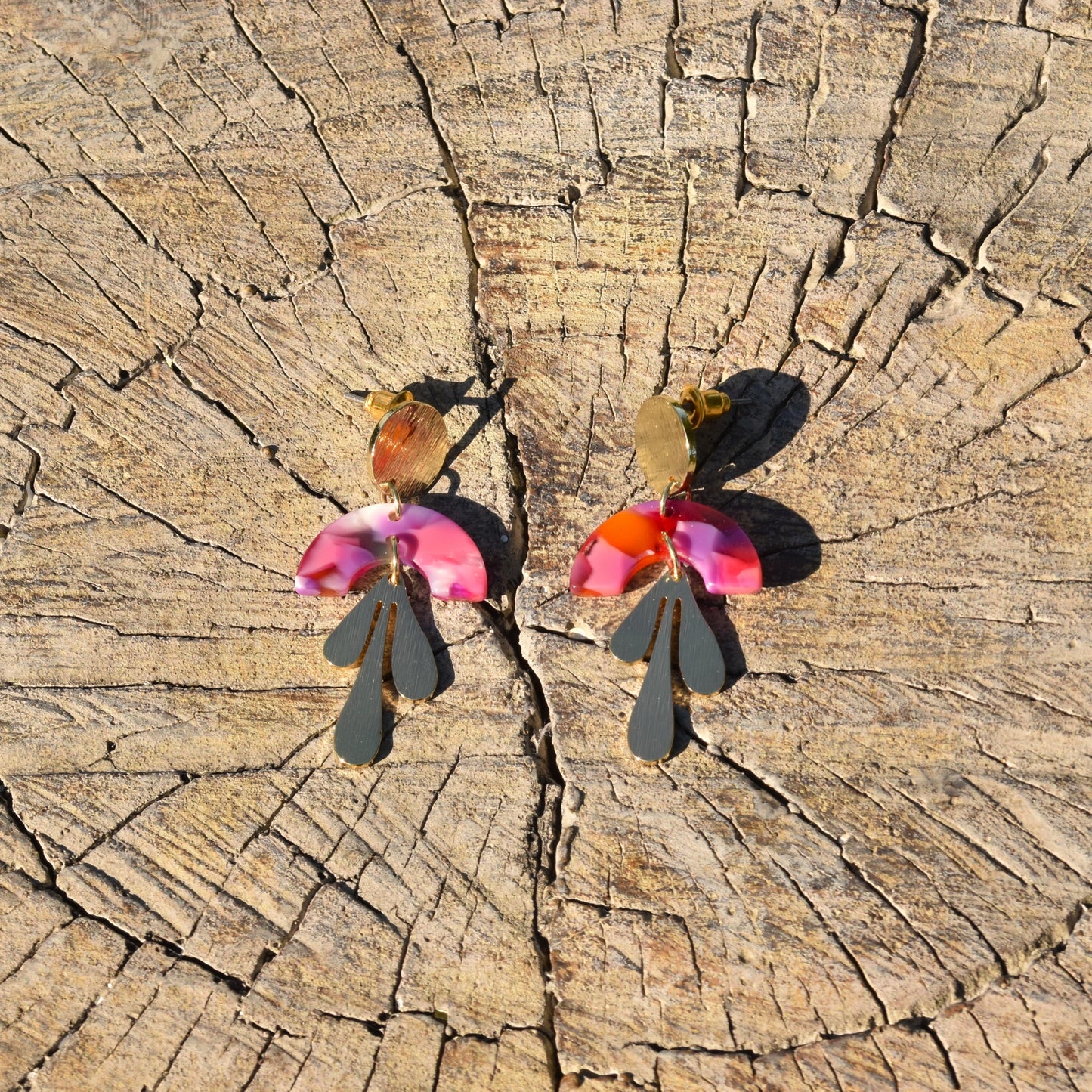 Faye Hanging Droplet Resin Earring - Fuchsia