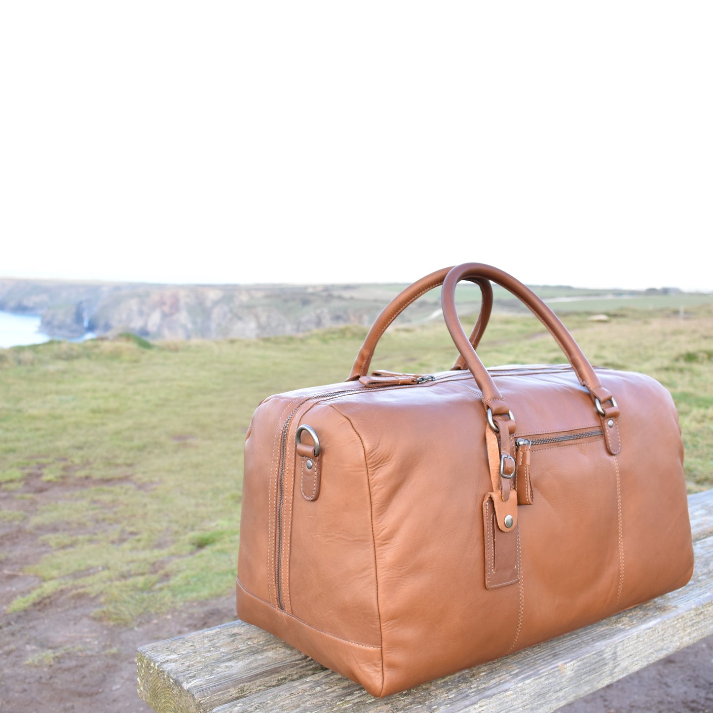 Light Tan Leather Weekend Holdall