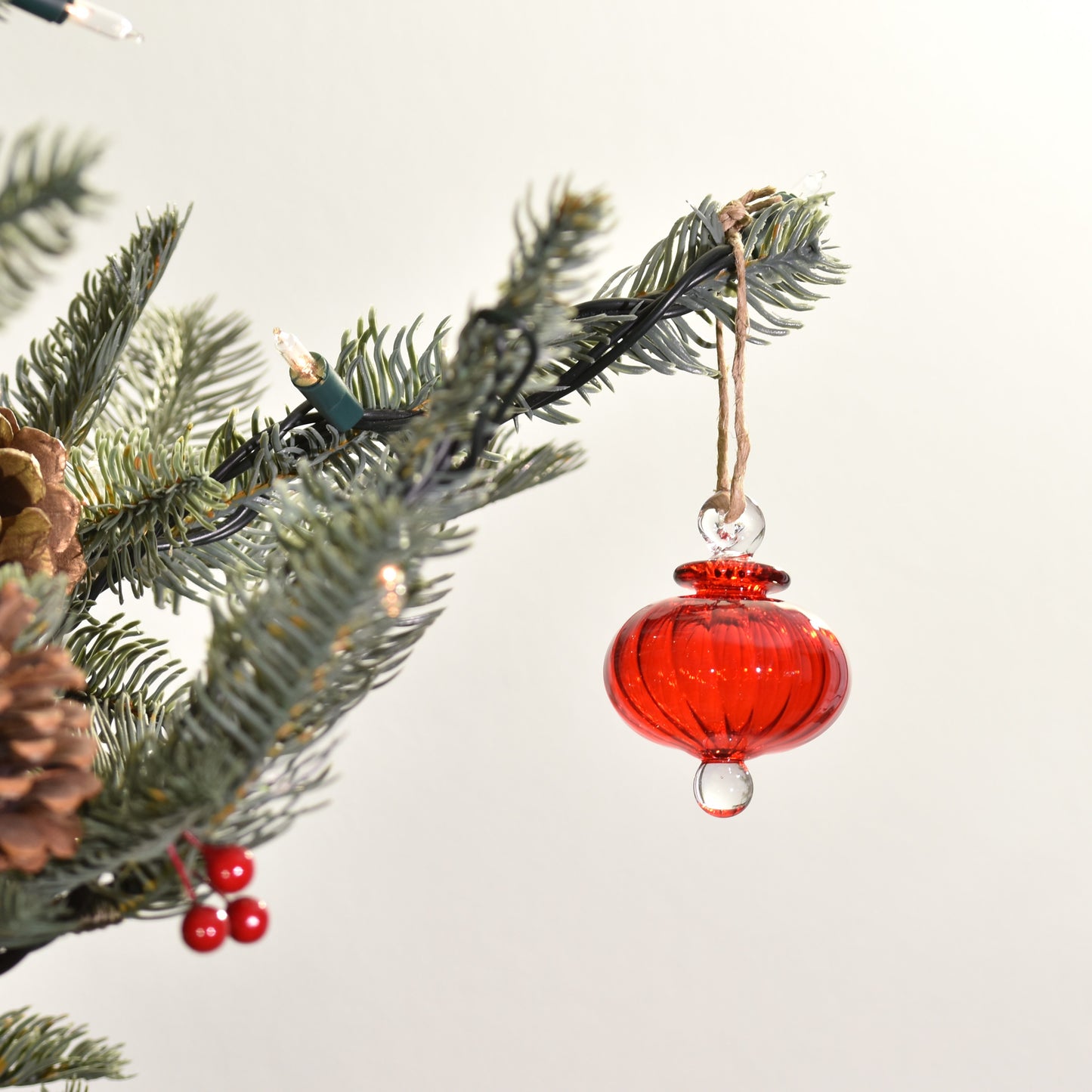 Victorian Coach - Egyptian Glass Bauble - Red - Small