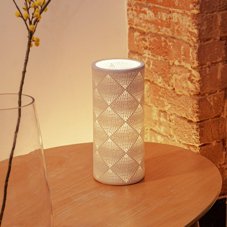 Diamond Ripple Porcelain Lamp