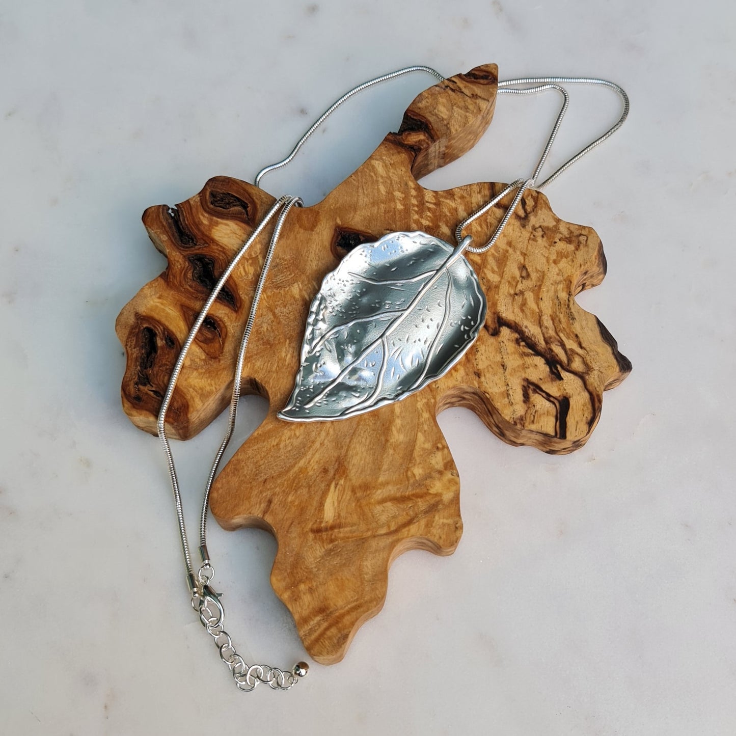 Leaf Pendant Necklace